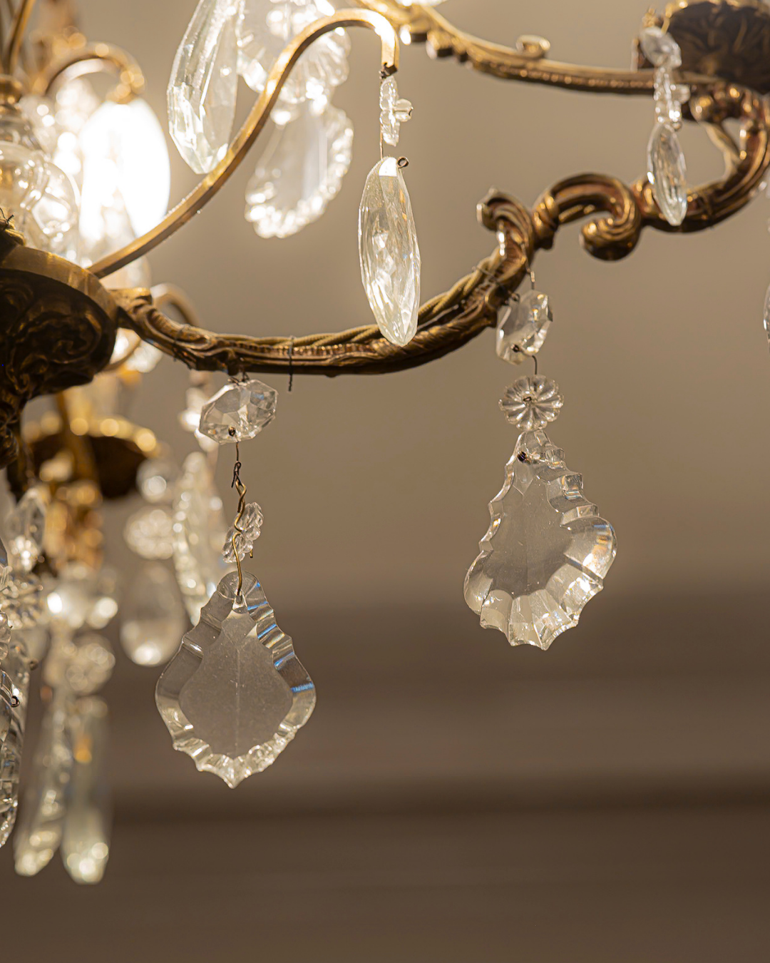 ‘s Web Portrait Gallery Chandelier detail